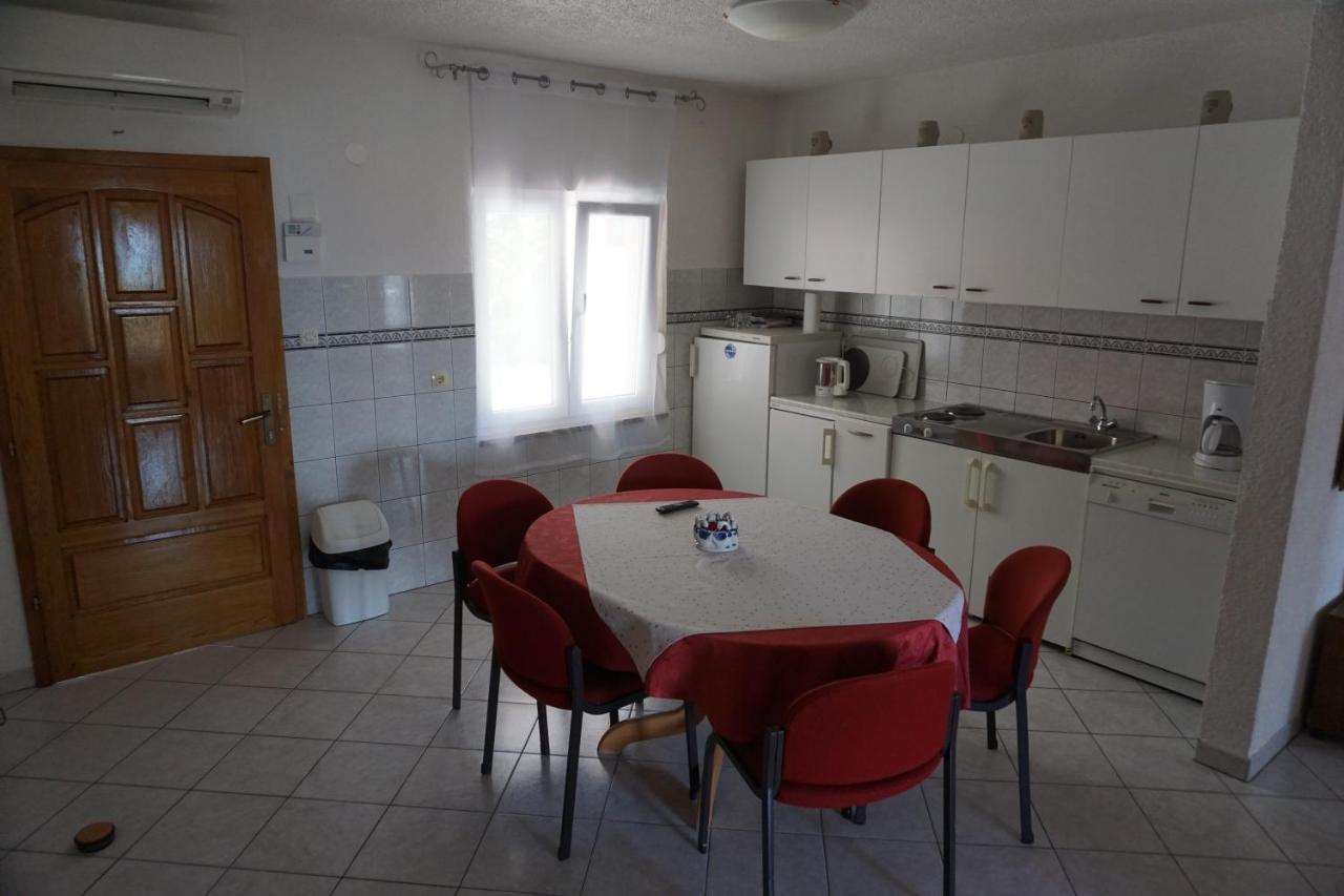 Spacious Comfort Apartment ดูเช ภายนอก รูปภาพ