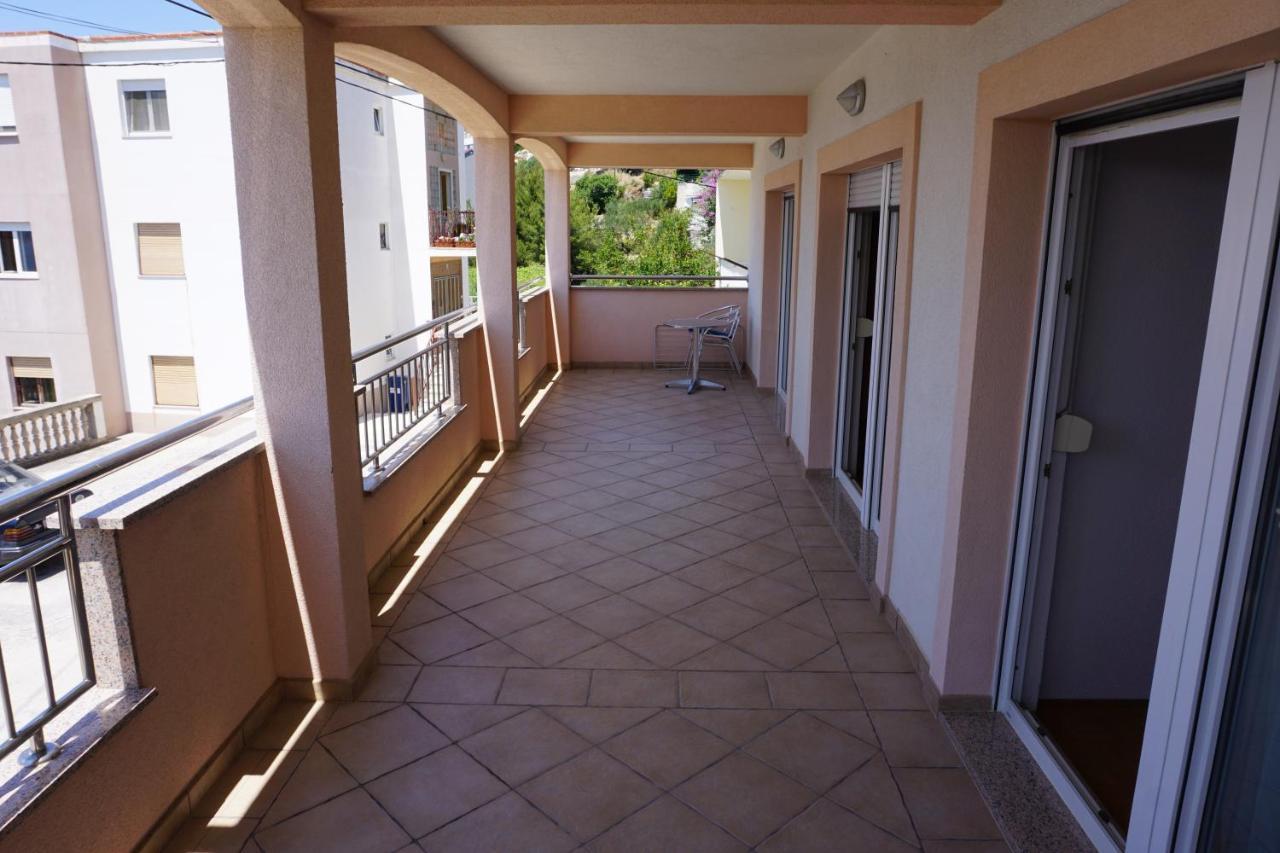 Spacious Comfort Apartment ดูเช ภายนอก รูปภาพ