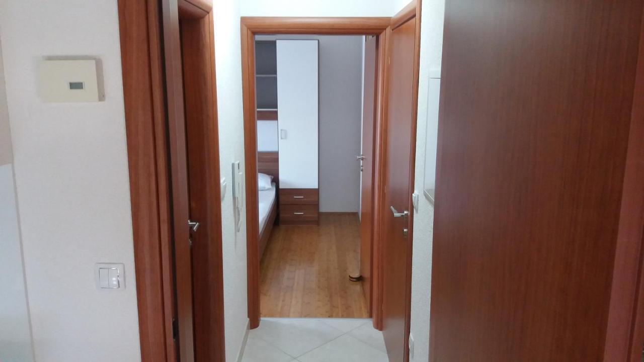 Spacious Comfort Apartment ดูเช ภายนอก รูปภาพ
